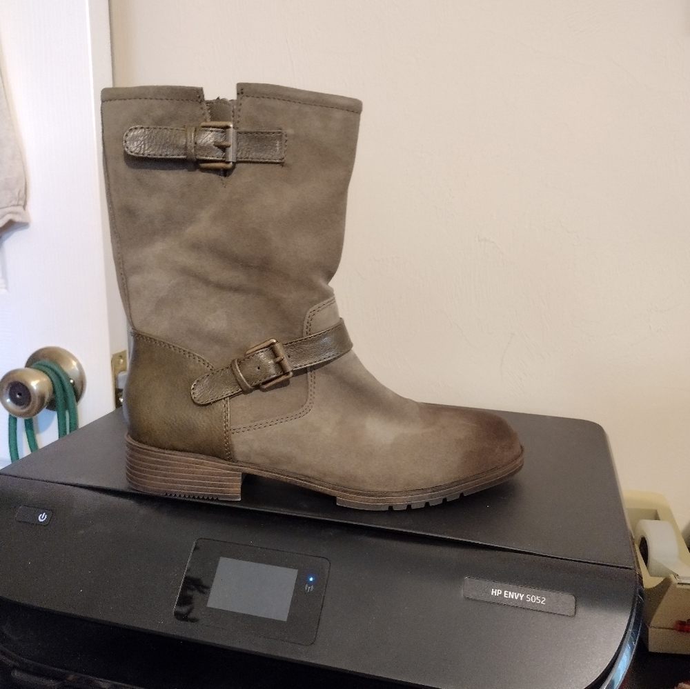 Naturalizer forest green boots.